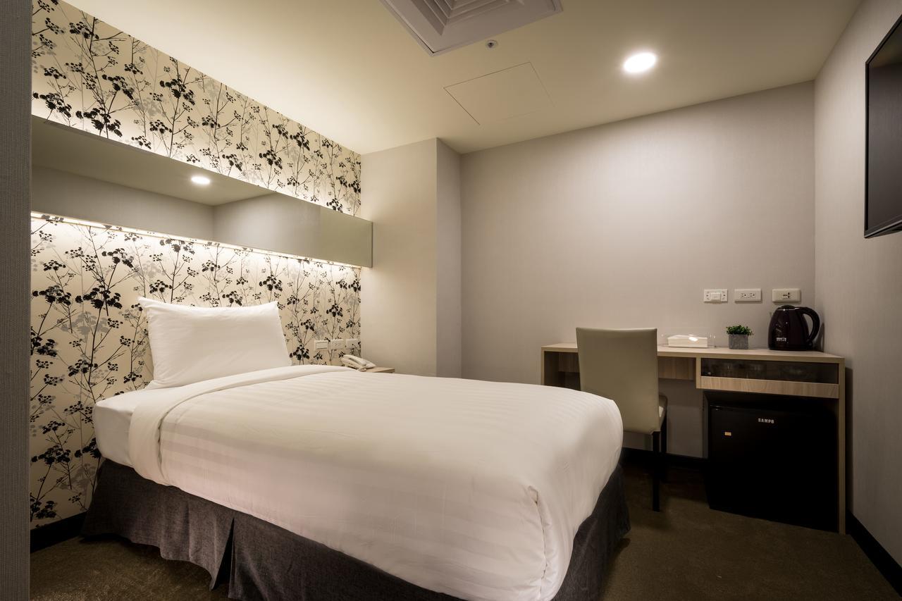 Urhome Hotel Taipei Esterno foto