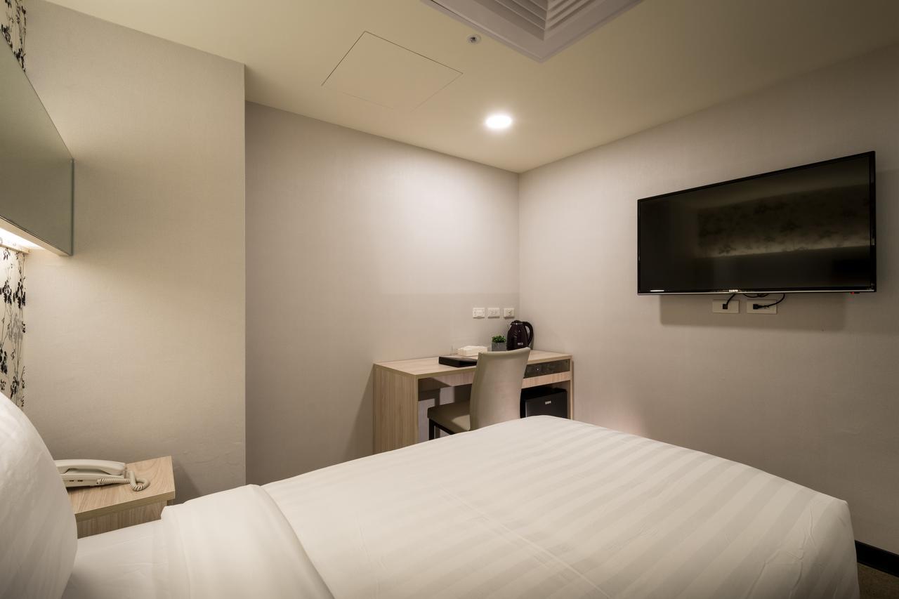 Urhome Hotel Taipei Esterno foto